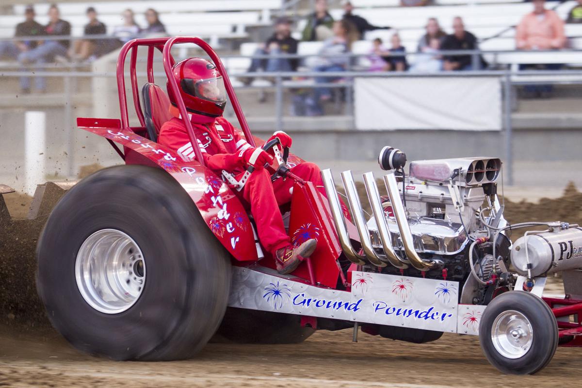 Behind the scenes, people make the Western Grand National Pulling
