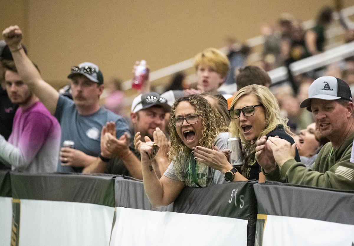 Mustangs fans