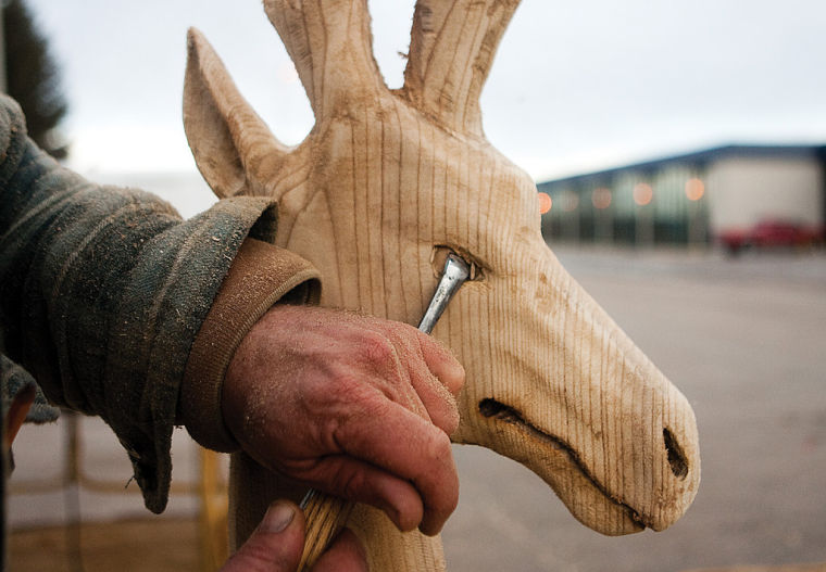 Carving wildlife out of wood | News | gillettenewsrecord.com