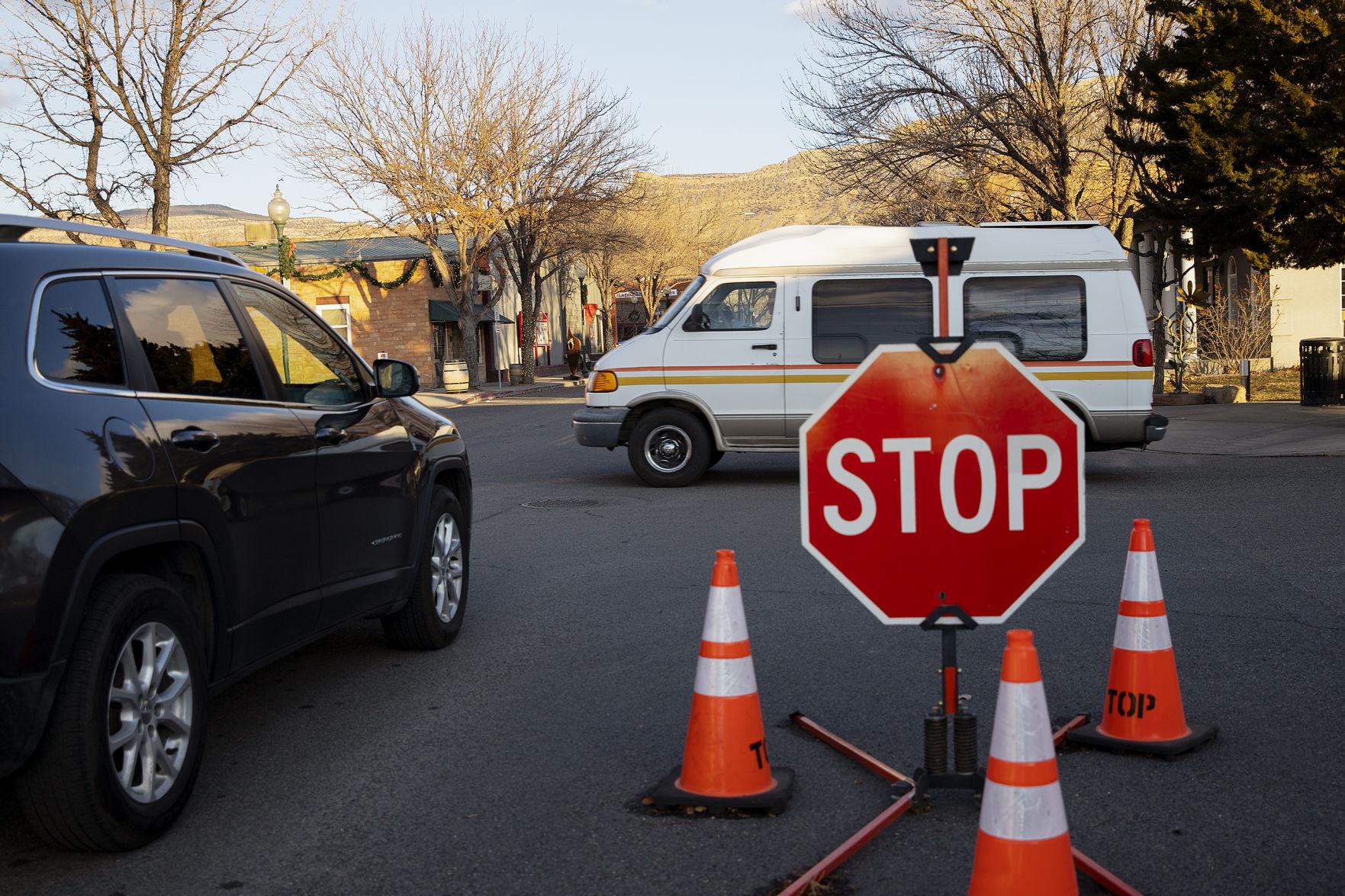 Palisade to replace temporary stop signs with permanent ones | Western ...