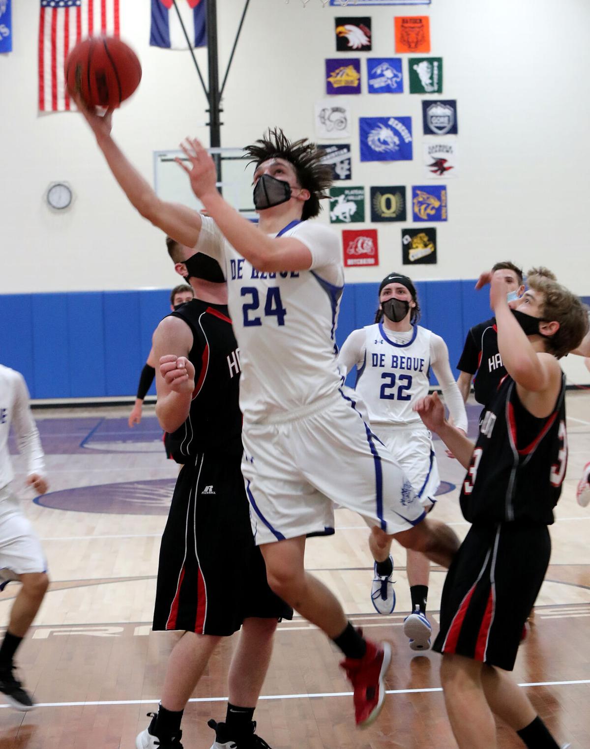 De Beque, Montrose boys advance to state title games Sports