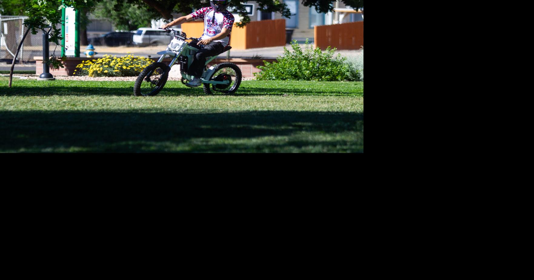 061126 LR E-Motorcycle E-Bike Story003.JPG