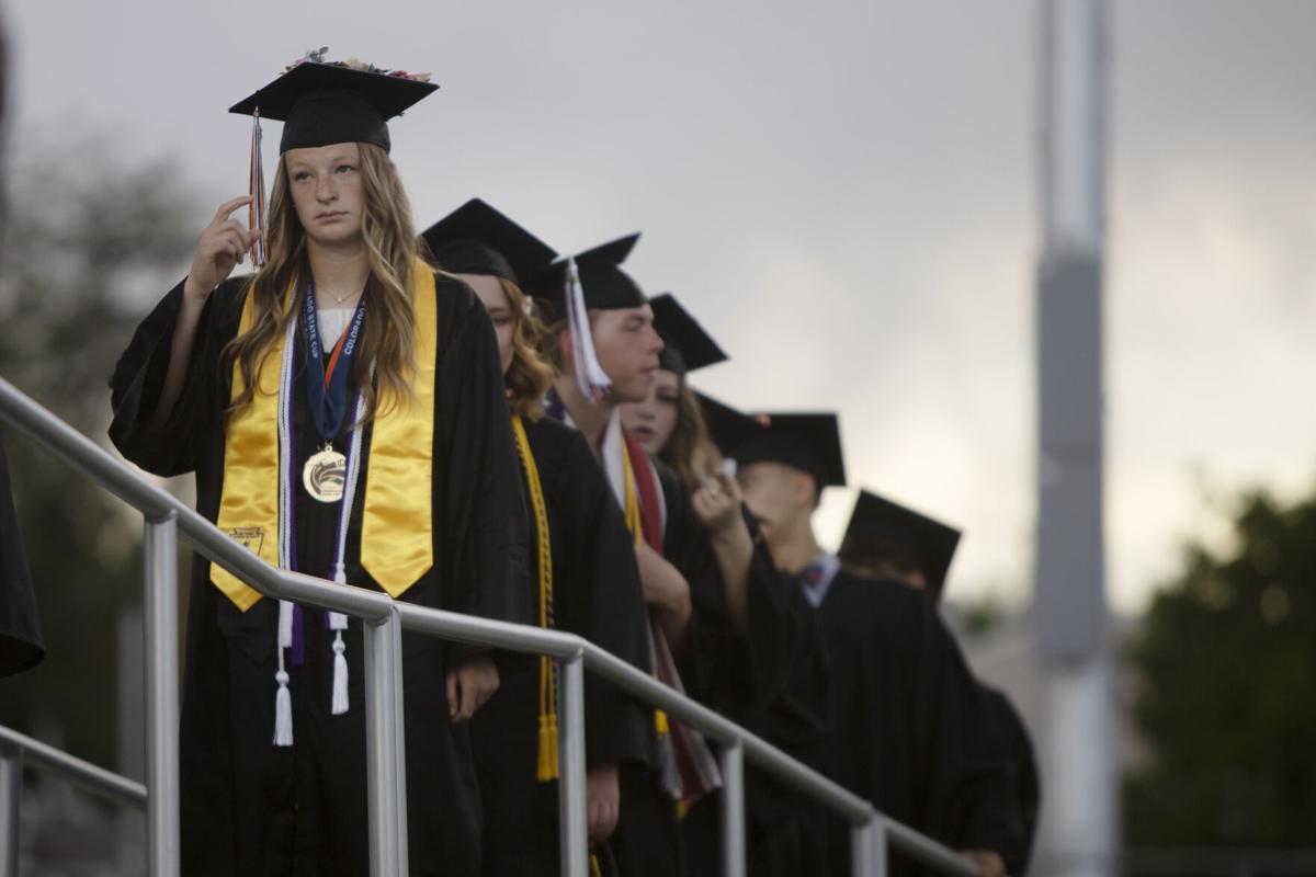 051921-fea-gjhsgrad32-ml