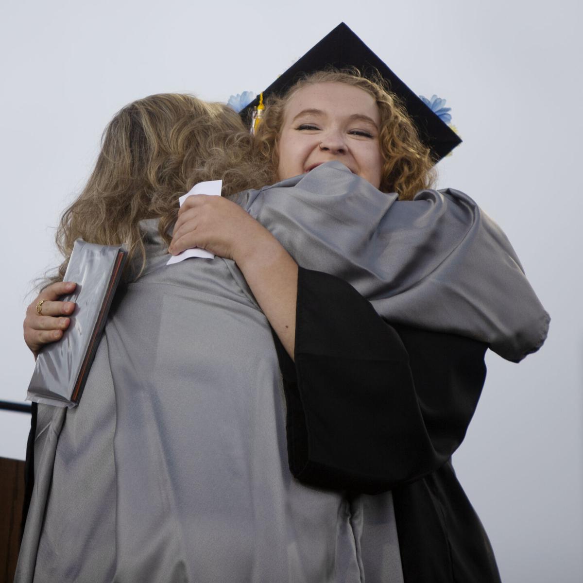 051921-fea-gjhsgrad04-ml