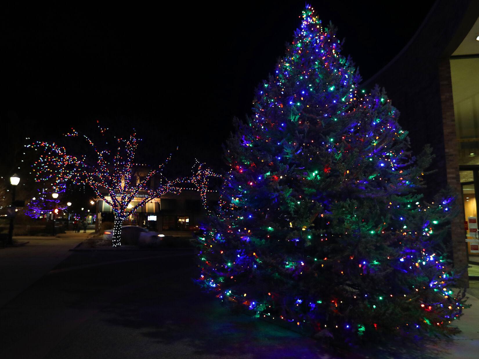Christmas Lights Bring Holiday Cheer To Downtown Entertainment Gjsentinel Com Fargo Rd Christmas Lights 2021