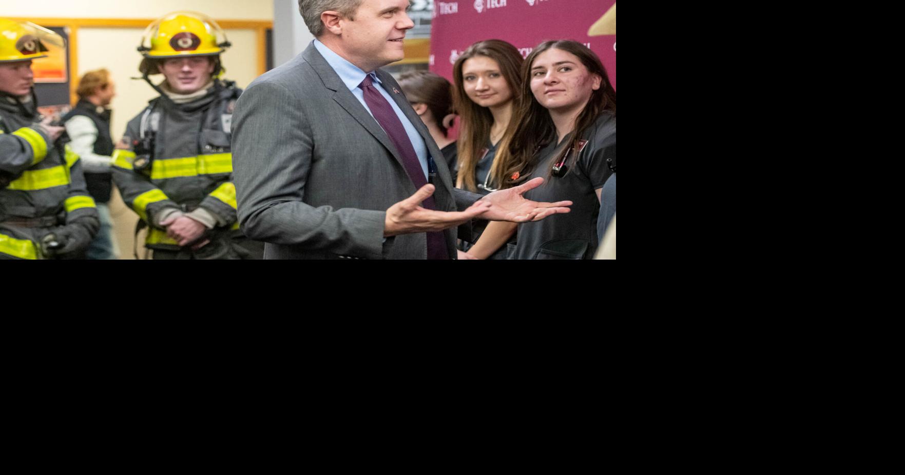 Hurd joins Colorado Dems in urging authorization of Small Business Development Center funding