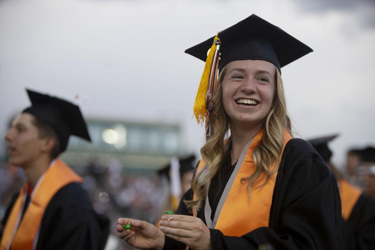 051921-fea-gjhsgrad27-ml