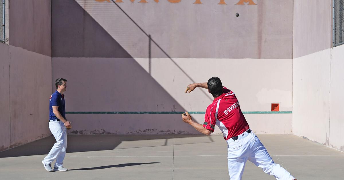 Canyon View Basque handball court gets its official landmark ...