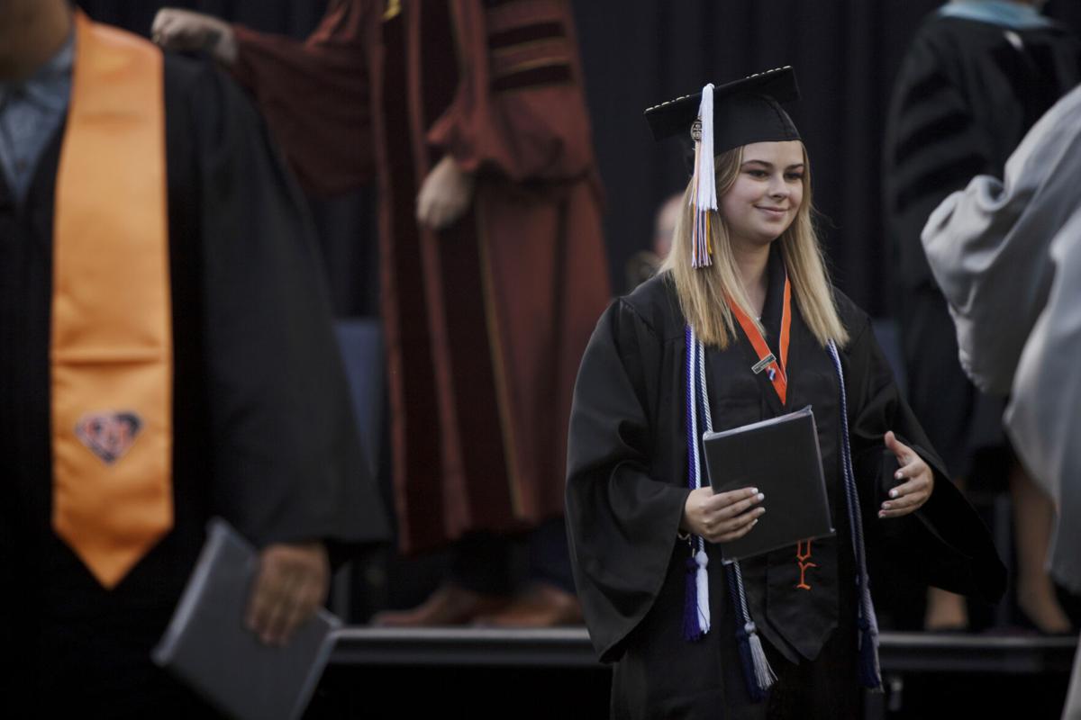 051921-fea-gjhsgrad26-ml