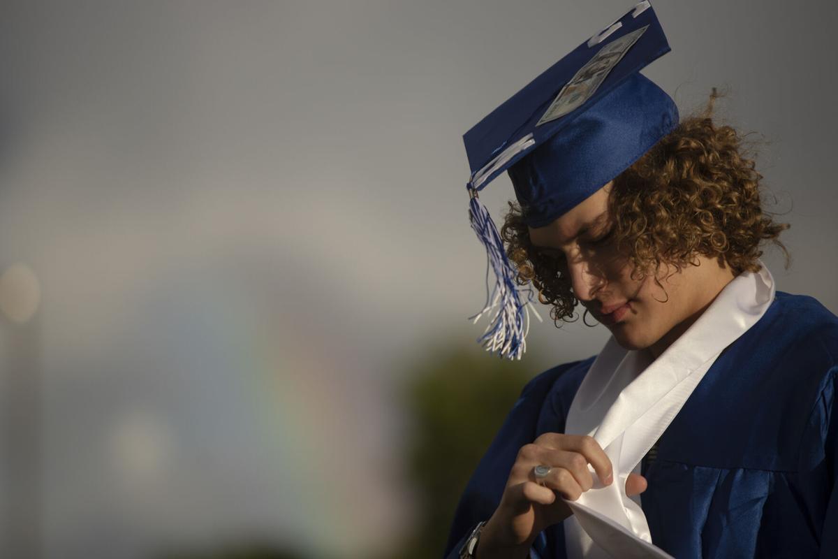 051821-fea-fmhsgrad33-ml