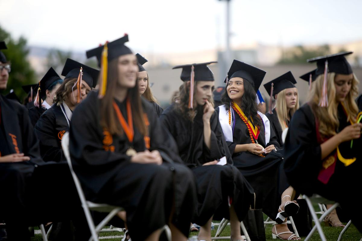 051921-fea-gjhsgrad24-ml