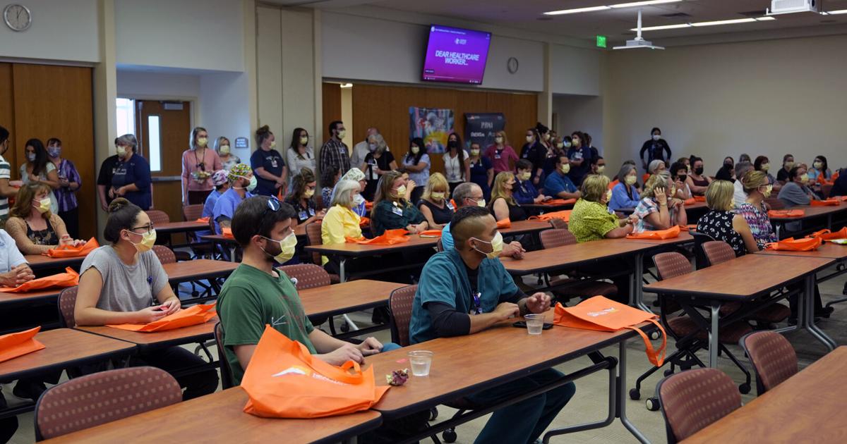 Das Colorado Gratitude Project feiert die Mitarbeiter des Gesundheitswesens in St. Mary | West-Colorado Das Colorado Gratitude Project feiert die Mitarbeiter des Gesundheitswesens in St. Mary | West-Colorado