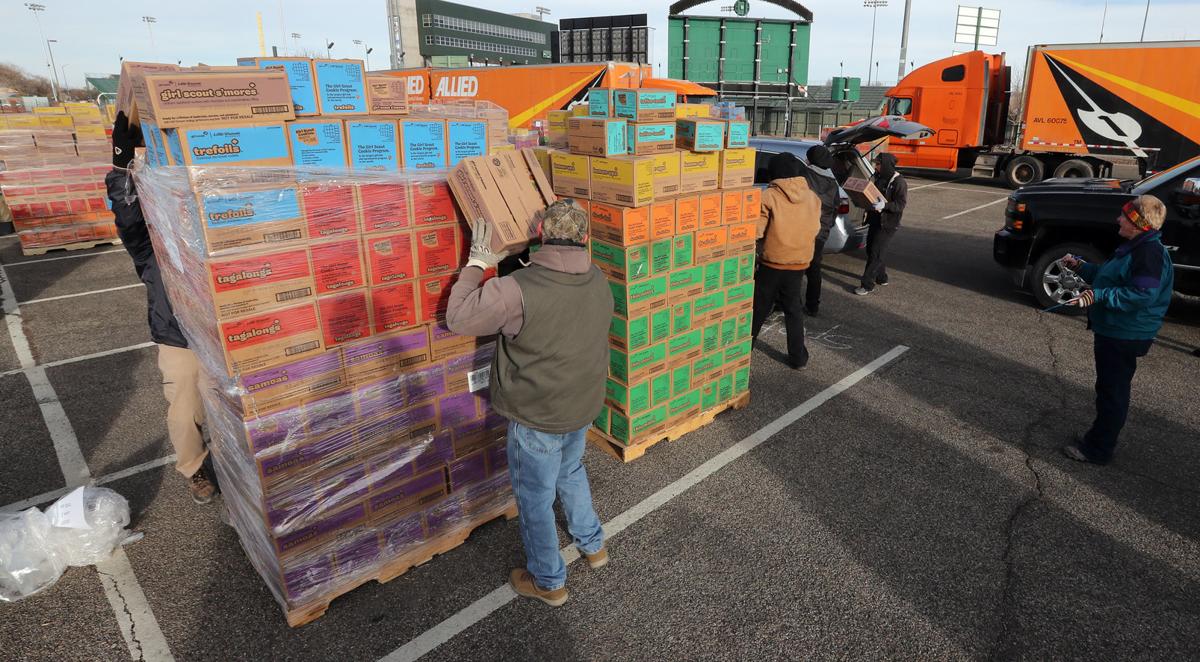Raising The Dough Girl Scout Cookies On Sale Sunday Western