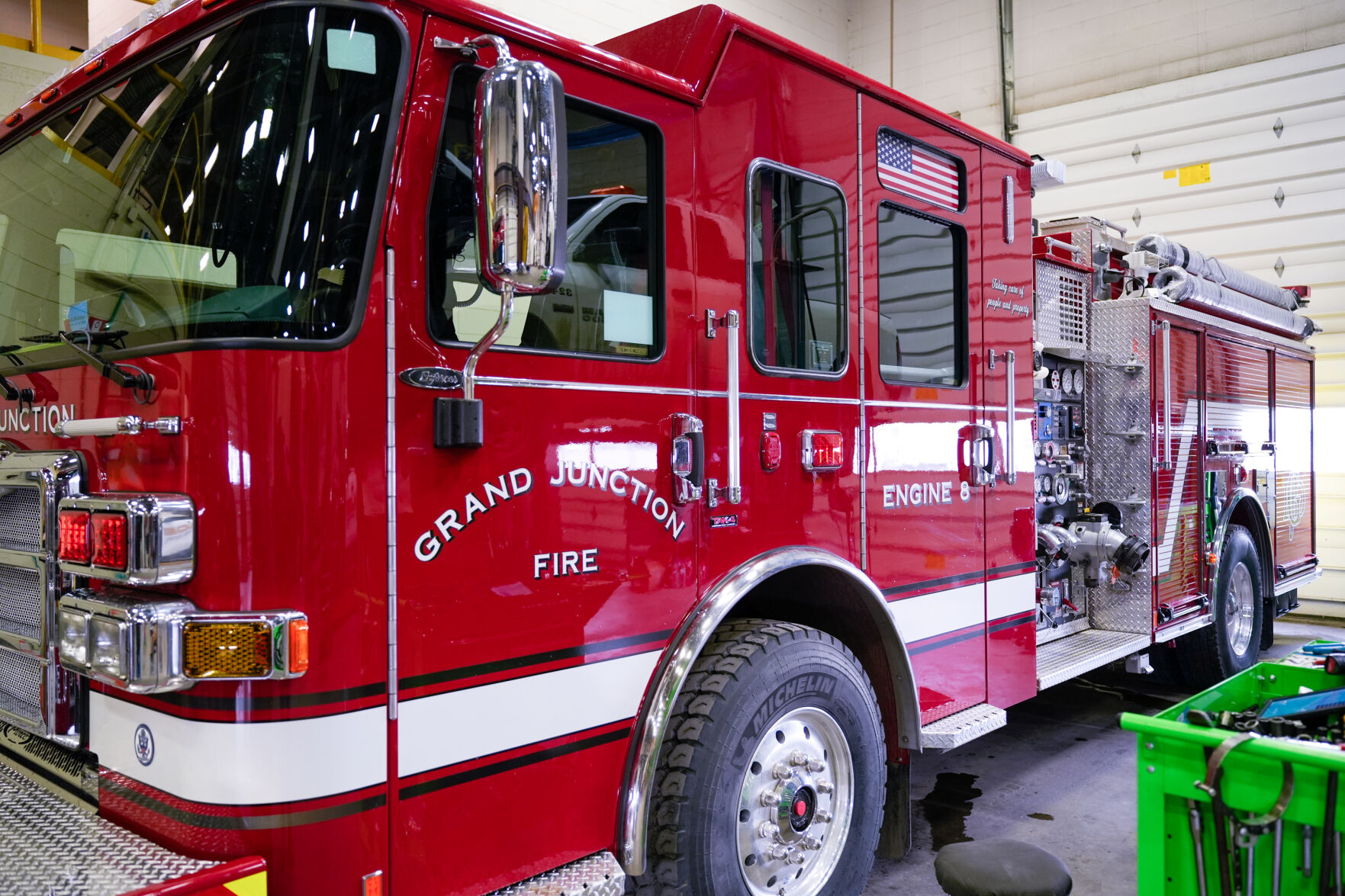 その他 Grand Lift Fire Engine New fire engine comes with crash-limiting technology | Western