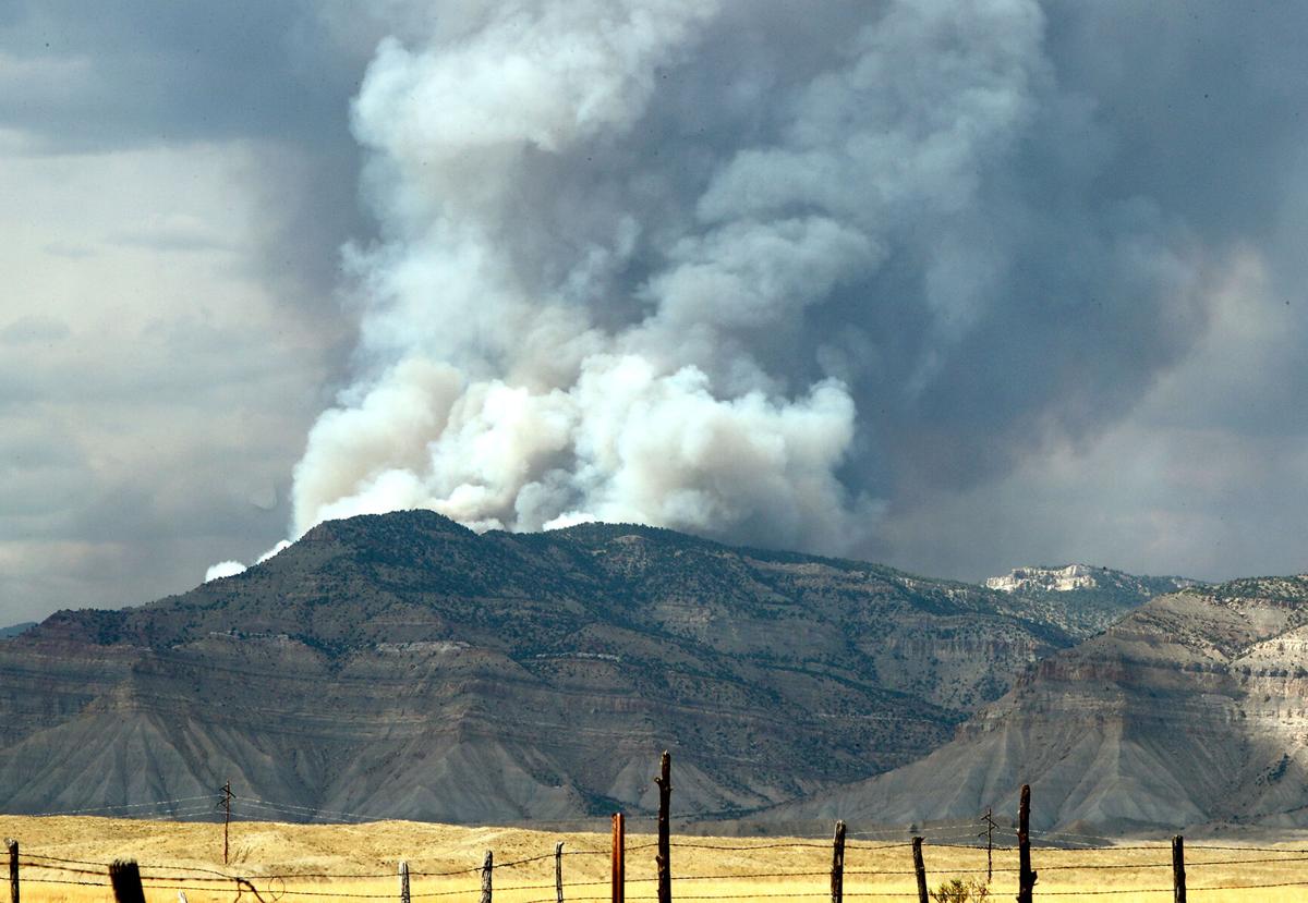060520-BookcliffFire1-CPT