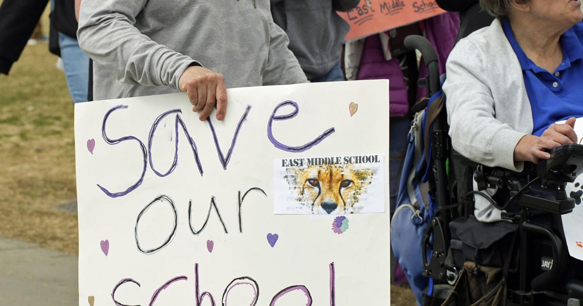 D51 to decide on elementary school closures in November Western