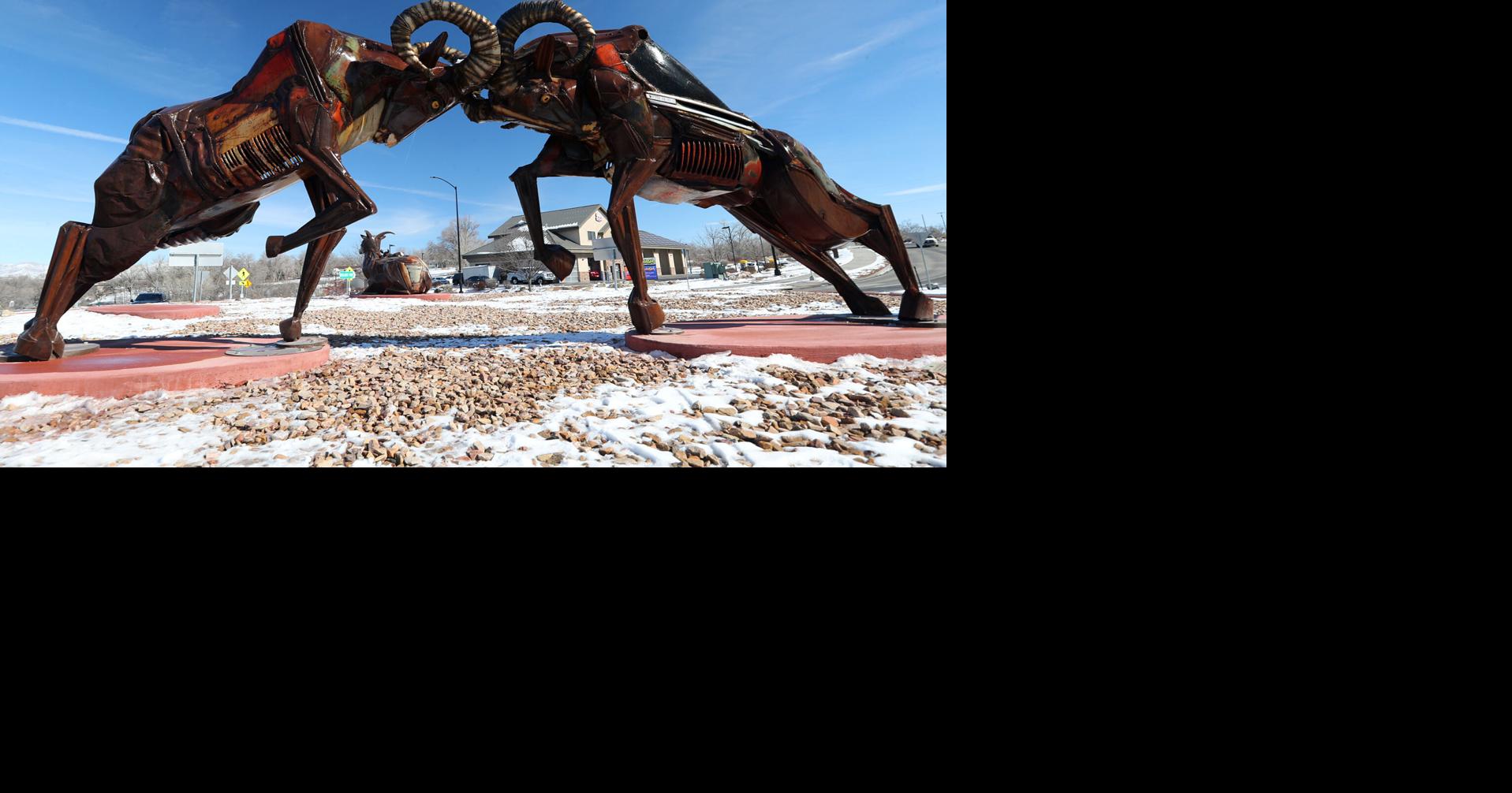 Show steeling New Redlands roundabout artwork installed Western