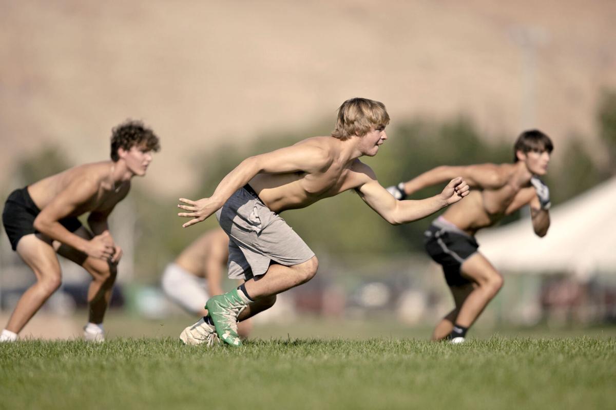 092320-sports-palisadefballpractice03-ml
