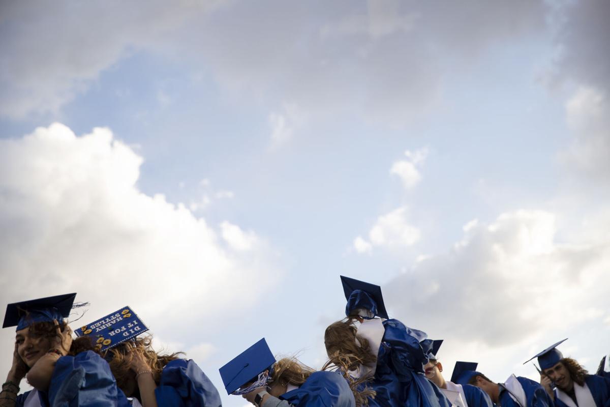051821-fea-fmhsgrad41-ml
