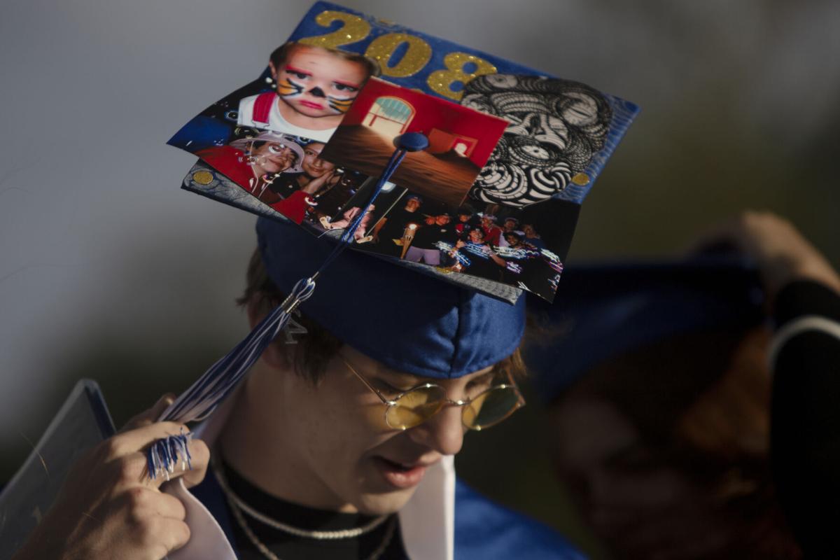 051821-fea-fmhsgrad28-ml
