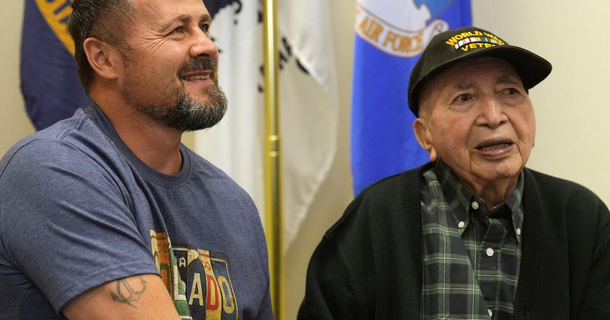 WWII veterán GJ se setkává s Čechem, který našel majetek |  Západní Colorado