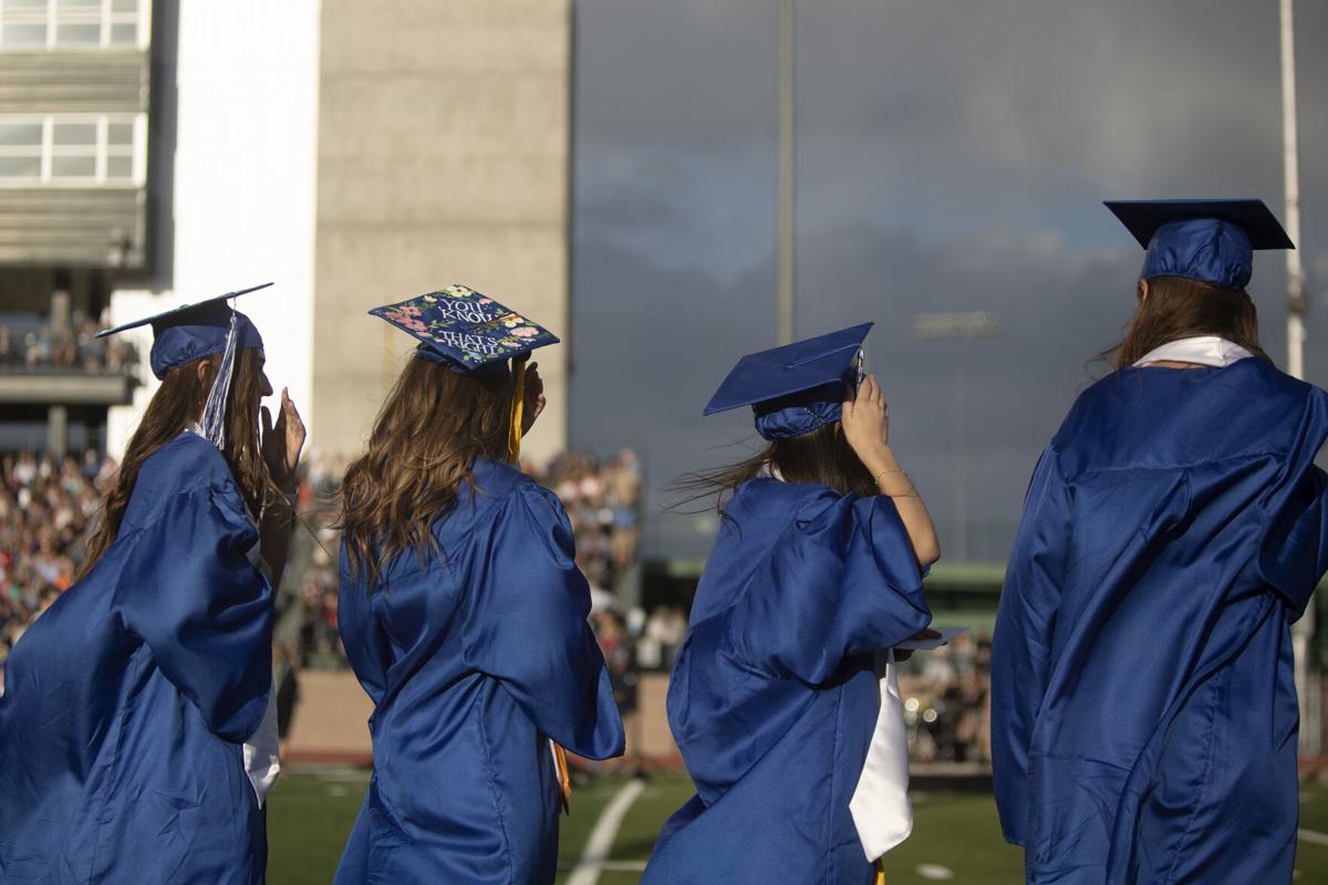 051821-fea-fmhsgrad26-ml
