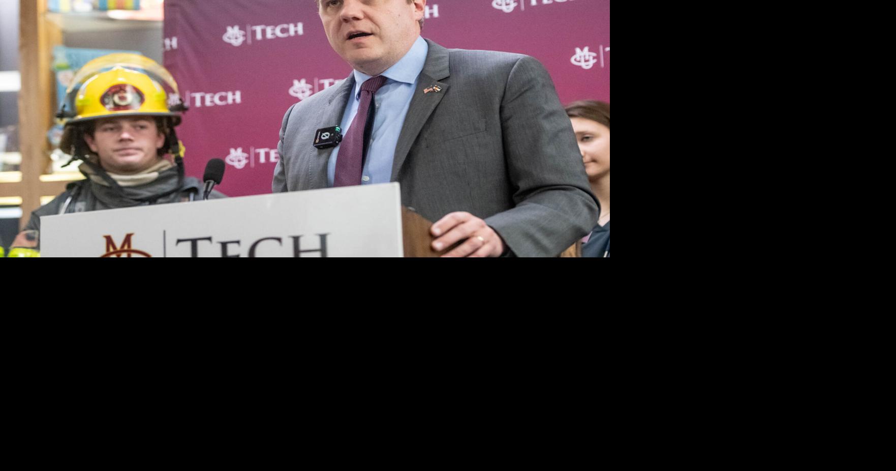 Hurd bucks party, draws Trump ire over vote to overturn tariffs on Canada