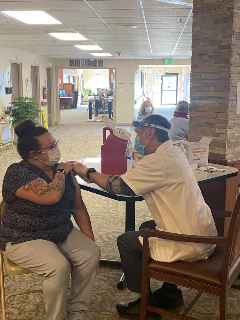 Grand Junction nursing home begins administering vaccine Western