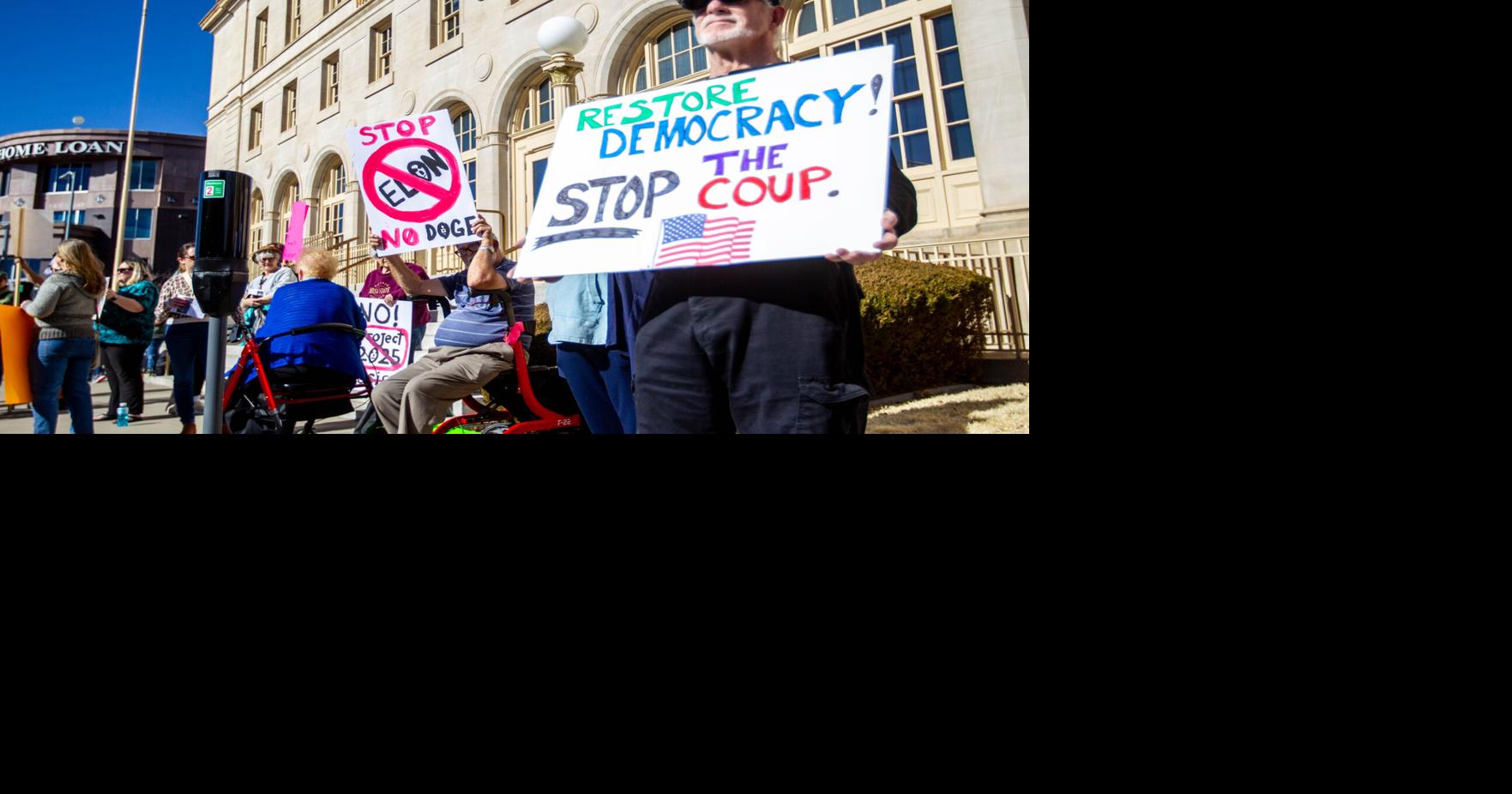 PHOTOS GJ protestors join in nationwide protest against Trump