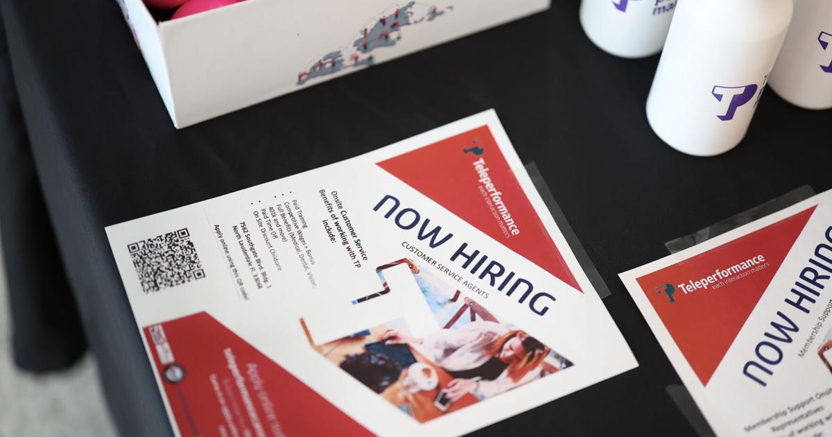Economists are realizing the job market is cooling. Workers have known it for months