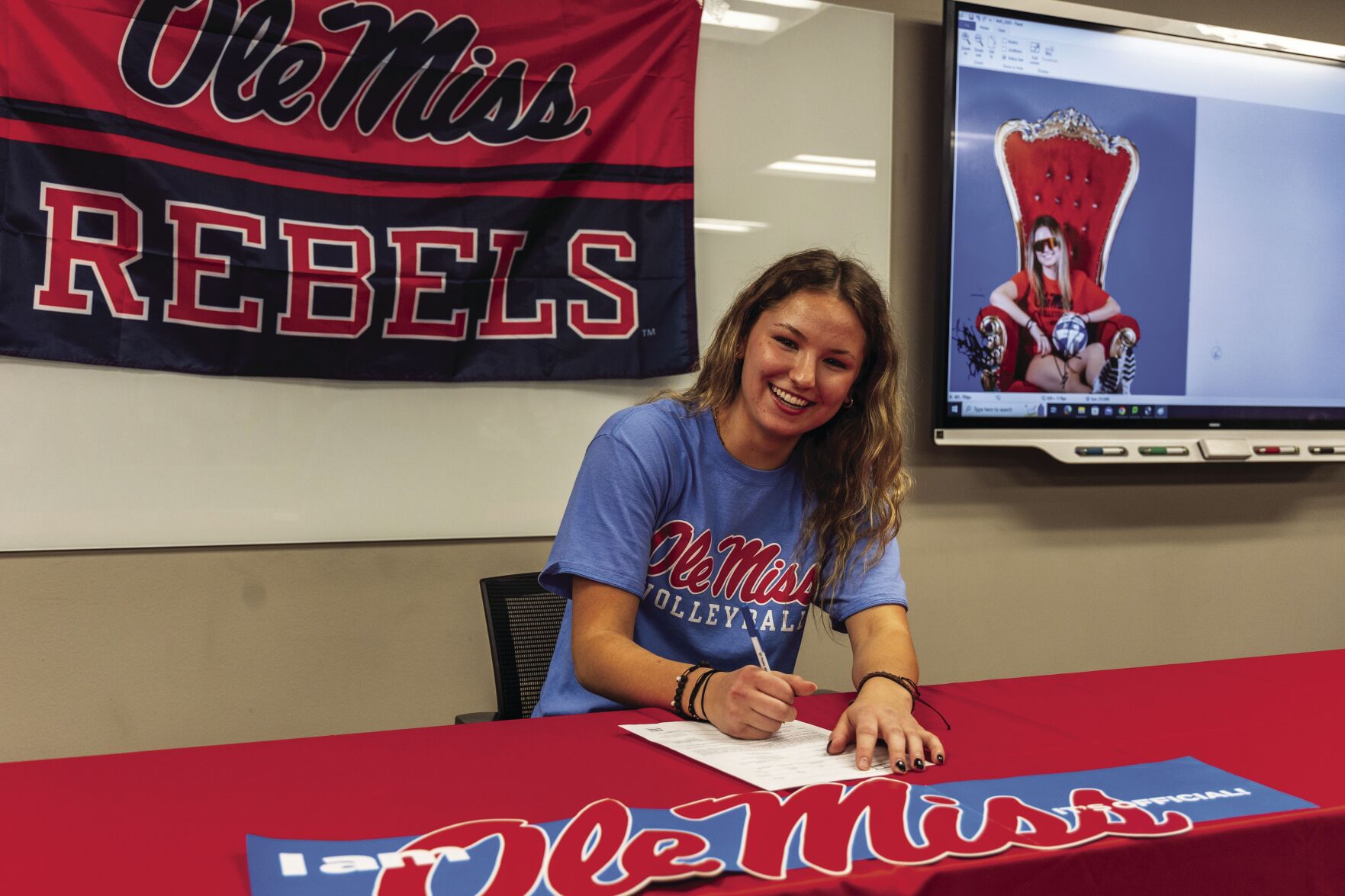 national-letter-of-intent-signing-day-melia-johnson-bvm-sports