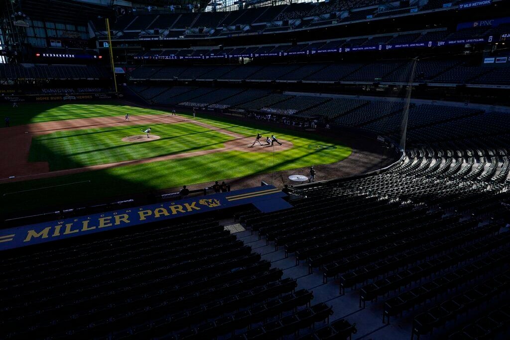 Man accused of burglarizing Brewers' clubhouse