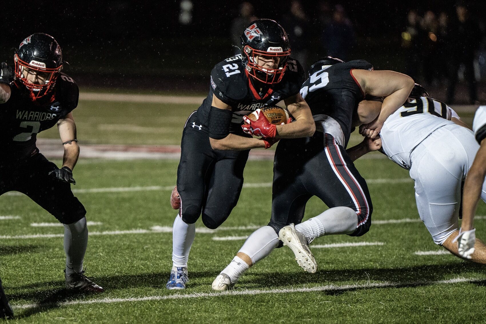Franklin Defeats Muskego in WIAA Division 1 Level 3 Playoff: Shelton’s 194-yard Touchdown Performance Leads Sabers to Victory