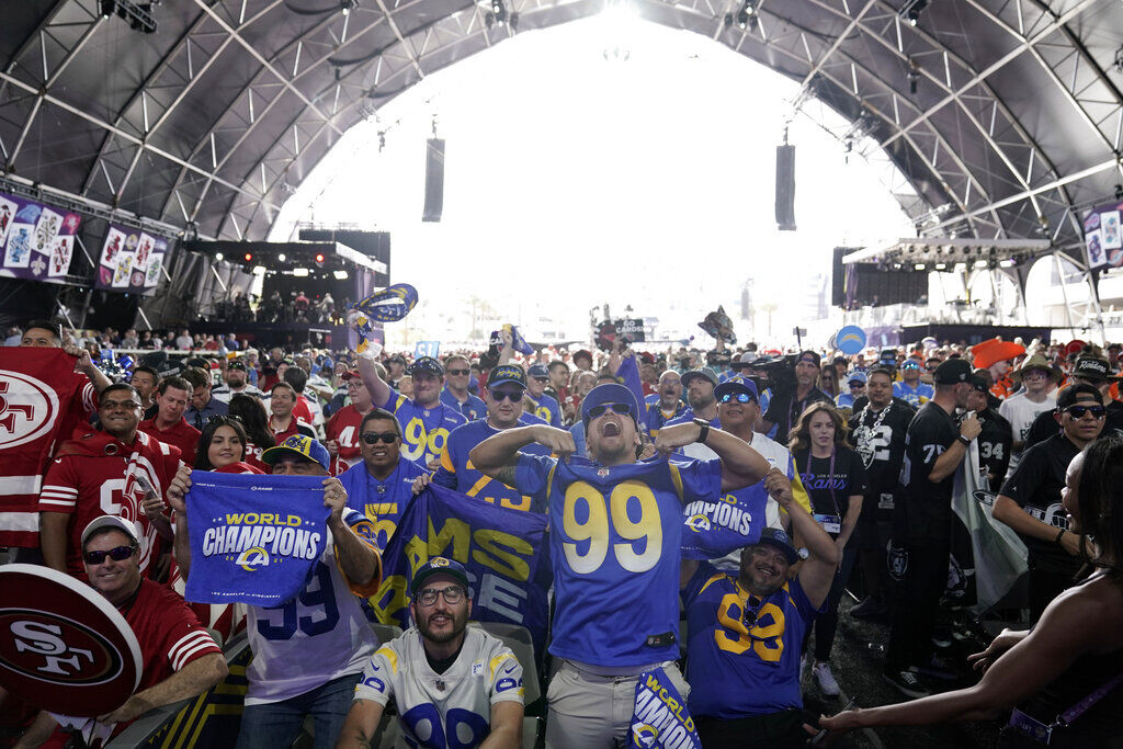 Corbin Burnes overcomes heat scare to fan 13 in the Brewers' 1-0 victory  the Reds