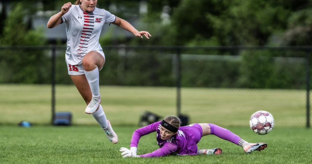 Warriors use early surge to top Raccoons