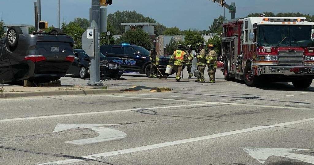 2 taken to hospital after Brookfield car accident Thursday afternoon