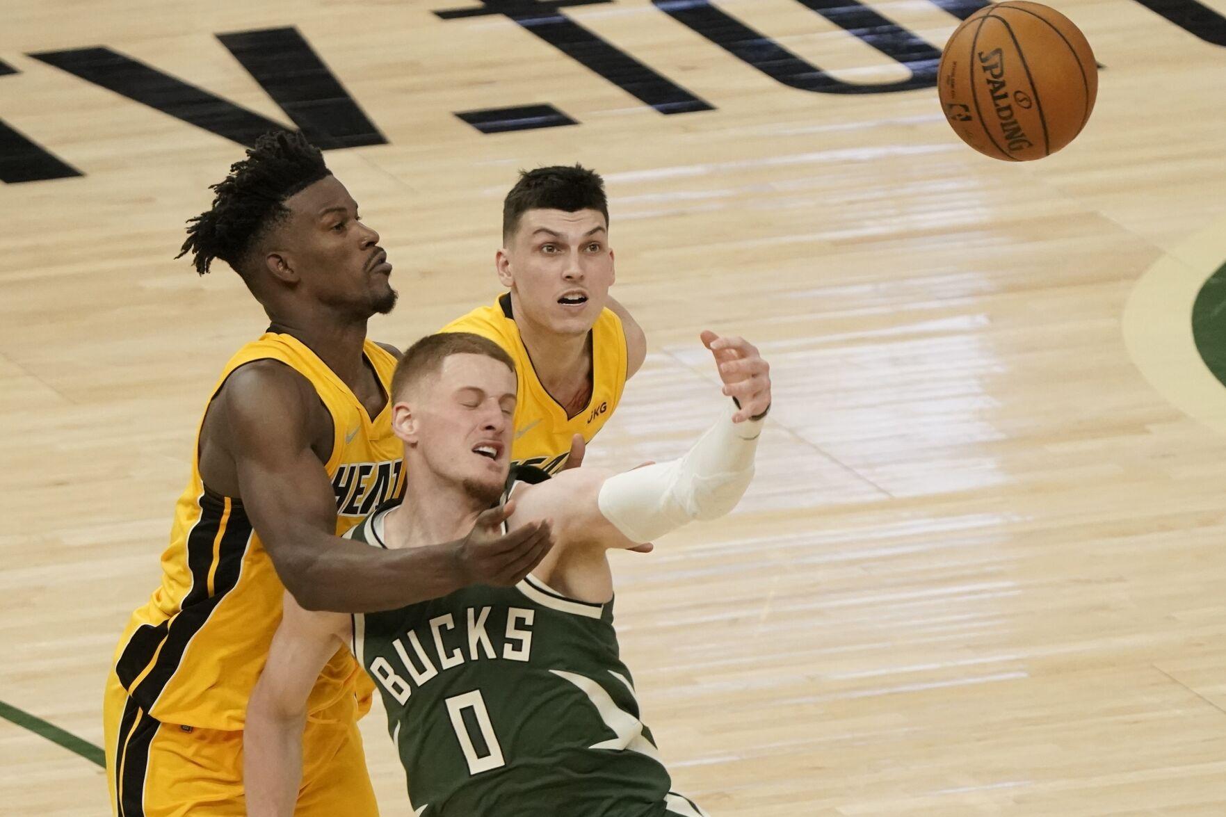 Bucks lose DiVincenzo for season with ankle injury, Sports