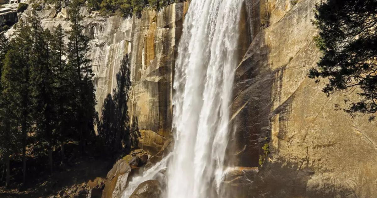 Yosemite ditches reservations, drawing huge crowds in a free-for-all