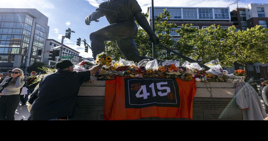 Late Hall of Famer Willie Mays receives final military honors for his U