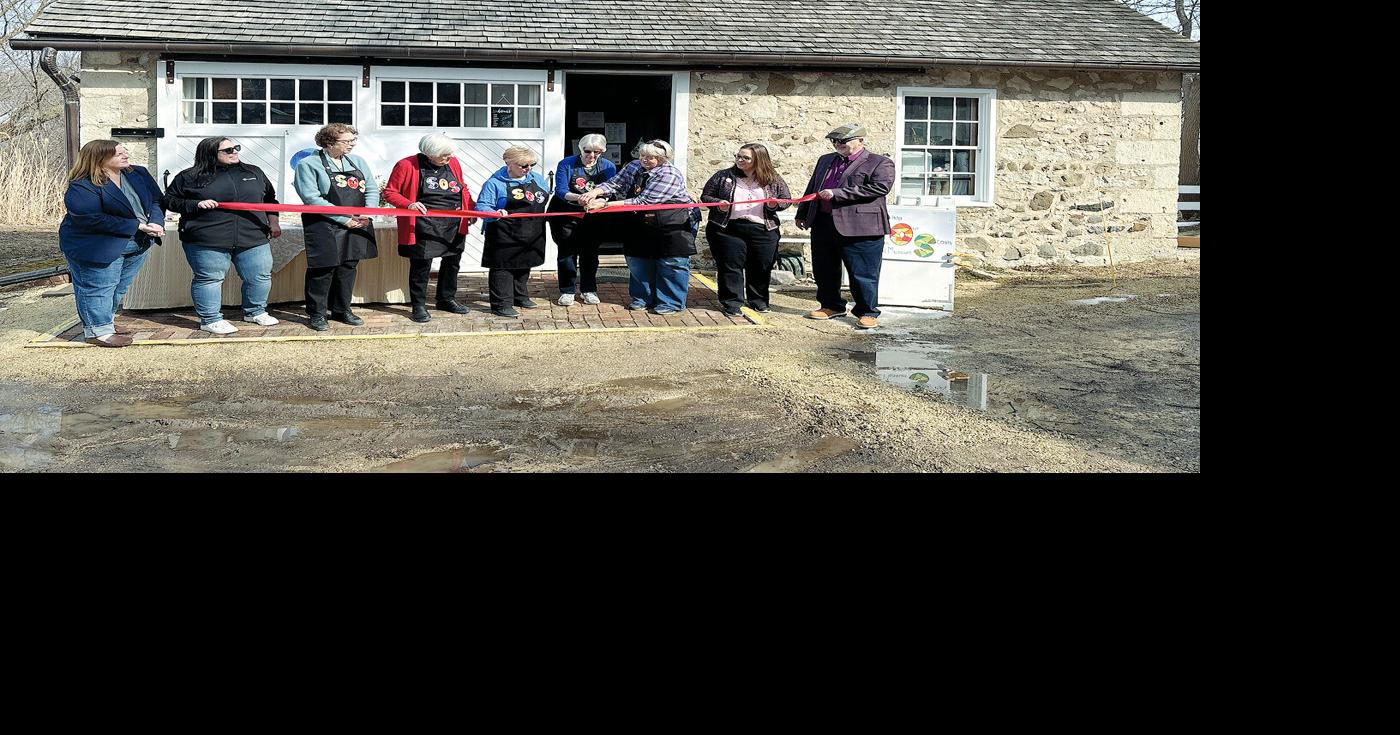 Wisconsin Museum of Quilts & Fiber Arts opens fiber resale shop