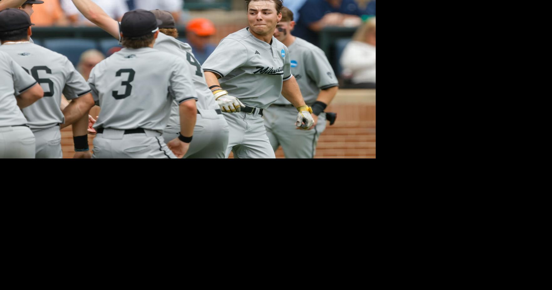 Milwaukee shocks Auburn