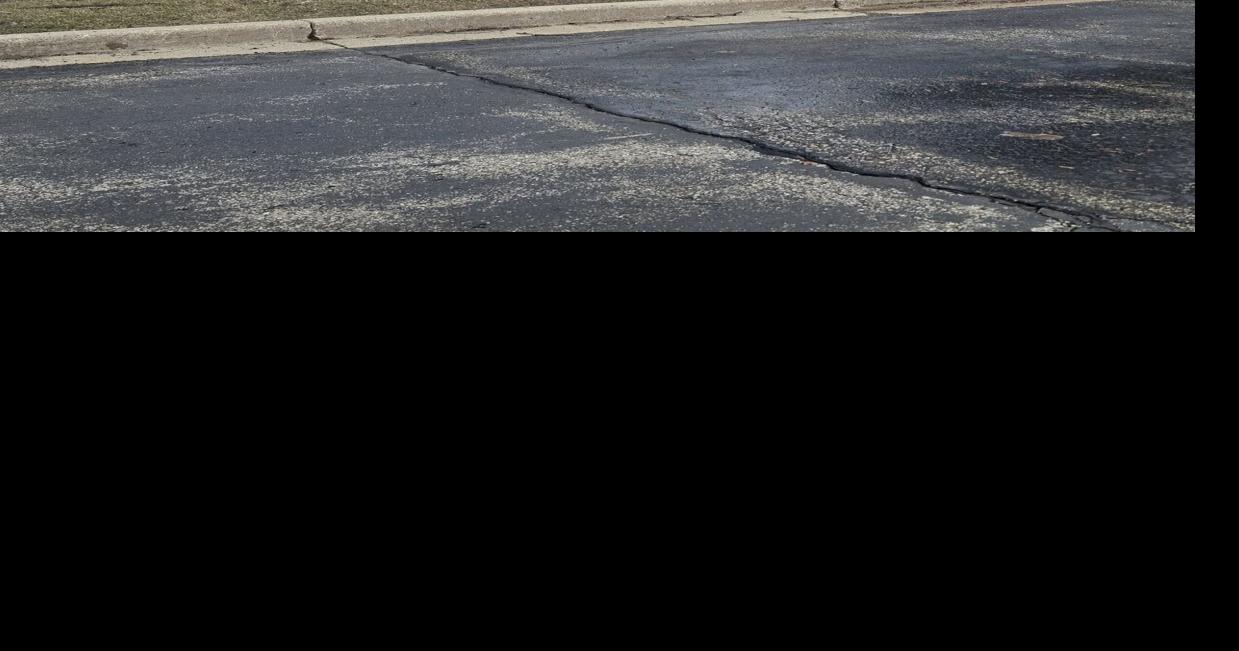 Wind causes power outages in Waukesha County