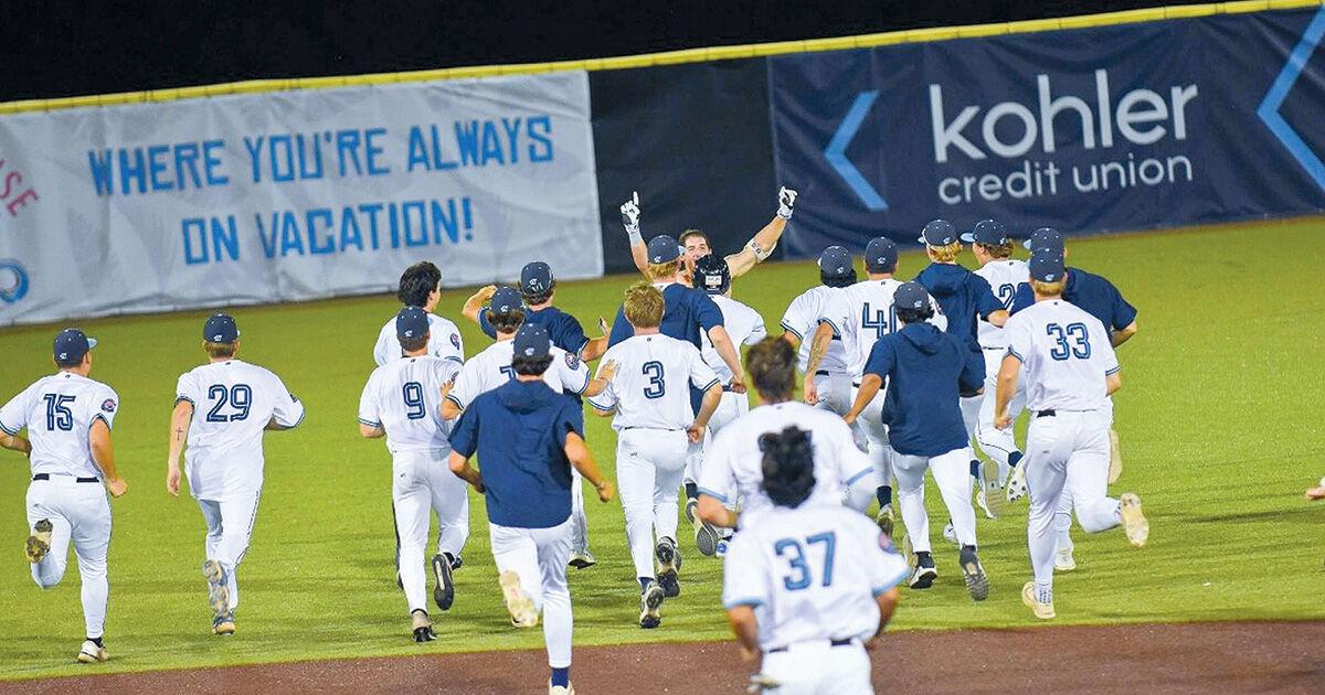Chinooks hook a playoff spot