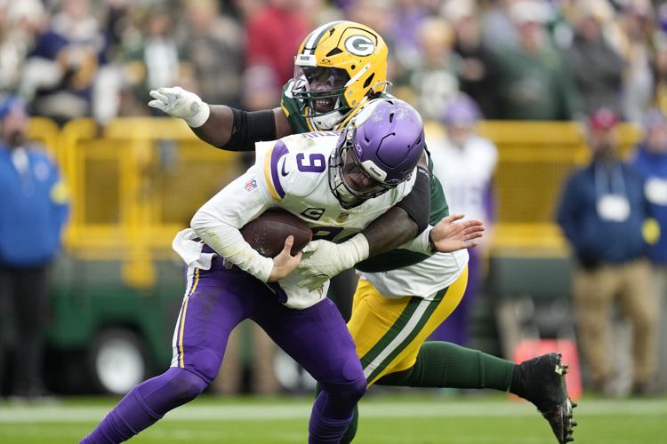 Emanuel Wilson runs for 107 yards and 2 TDs as Packers pound Vikings 23-6 |  Packers | gmtoday.com