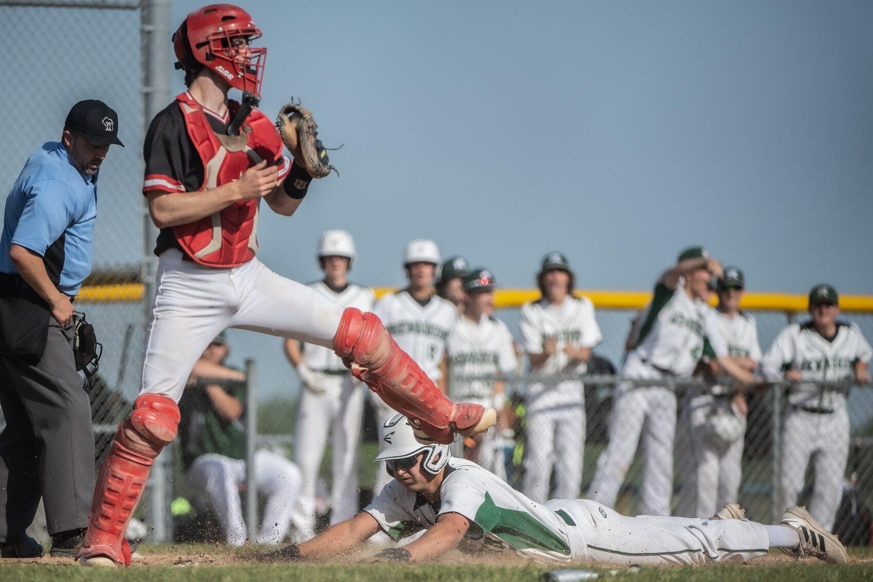 Pewaukee High School baseball team heading to state 