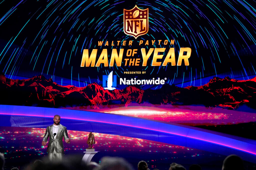 Andrew Whitworth Named Walter Payton 'Man of the Year' at NFL Honors