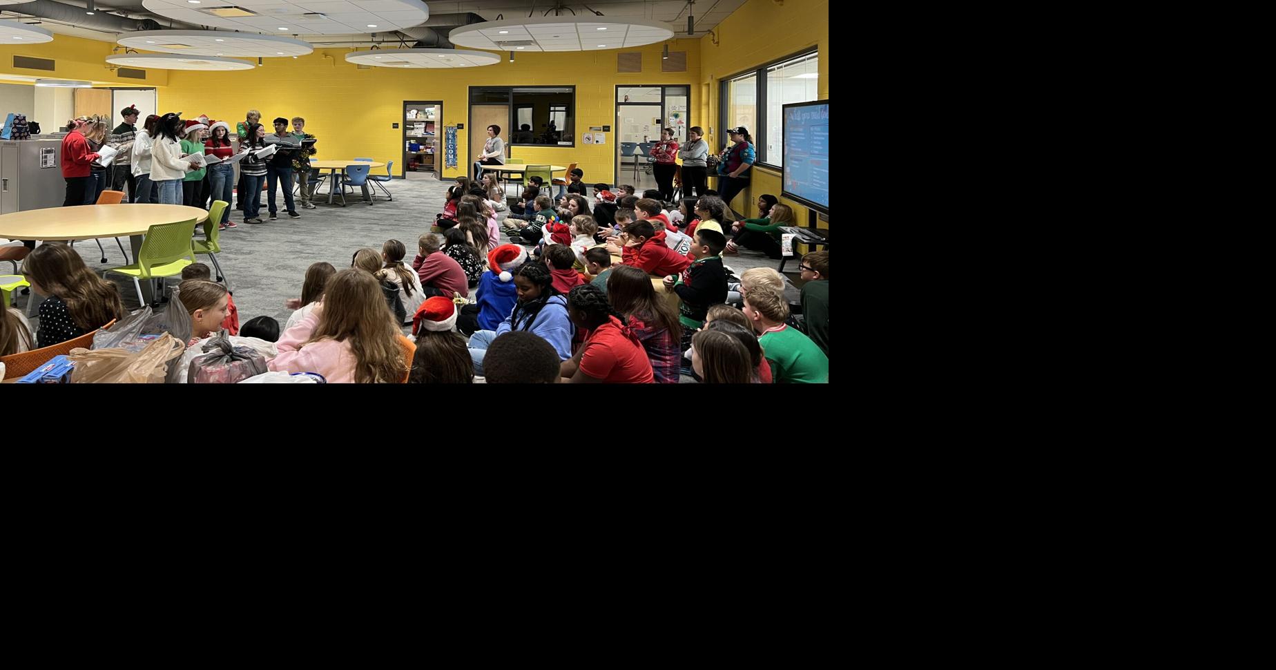 Hamilton Choir spreads holiday cheer across the district