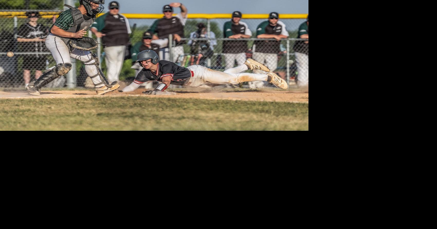 Pirates keep magic alive, pull past Chargers