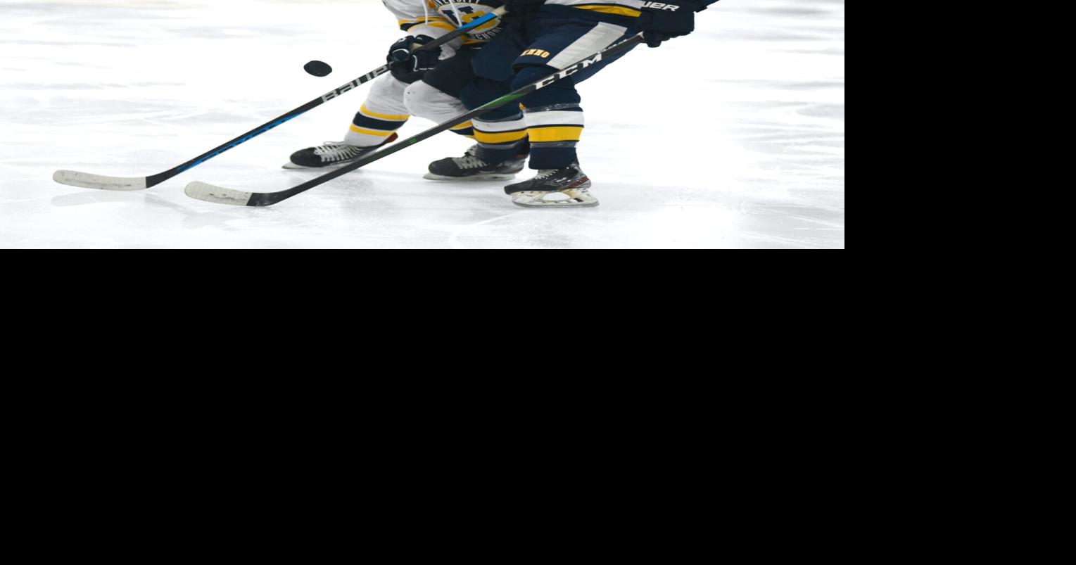 Kettle Moraine/Mukwonago/Oconomowoc vs. University School of Milwaukee boys hockey 12/13/2022