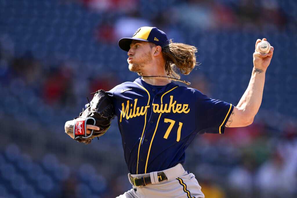 Milwaukee Brewers agree to 1-year contracts with Josh Hader and